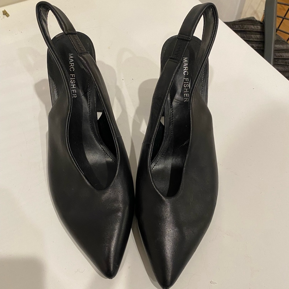 Marc Fisher Short pointed black heels
